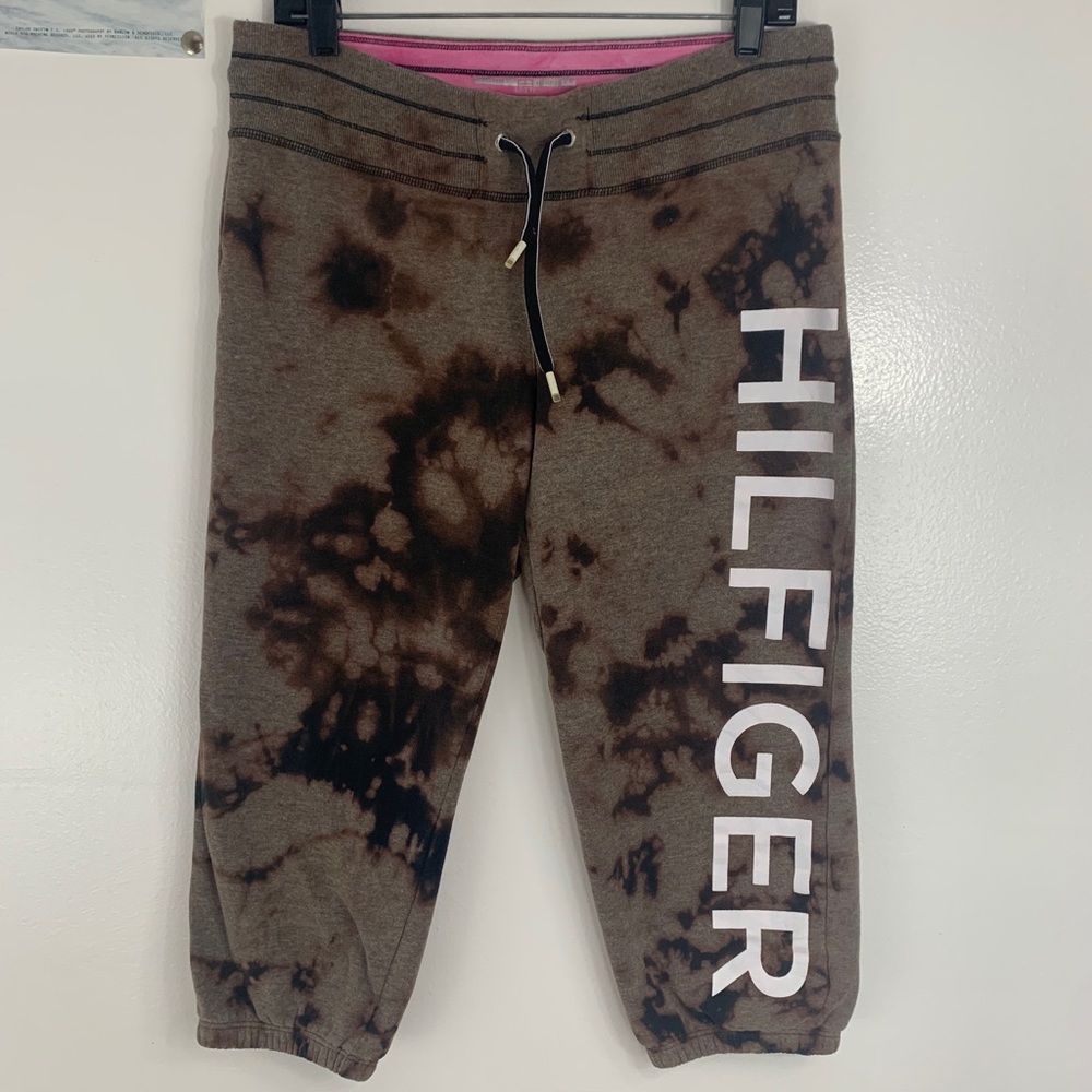 🚫SOLD🚫Tommy Hilfiger Capris